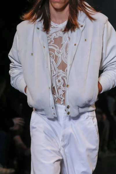 Look 80